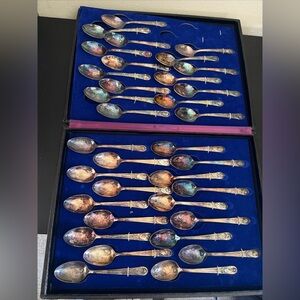 Lot of 34 Vintage US Presidents Commemorative Wm Rogers Silverplate Spoons Set